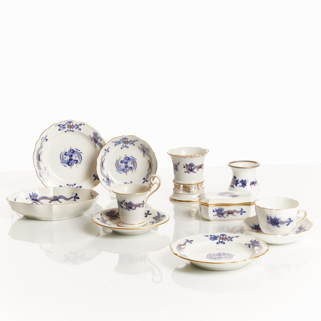 11 service parts with table decoration - Rich Dragon/Court Dragon blue, Meissen 1935-1989 (1 of 1)