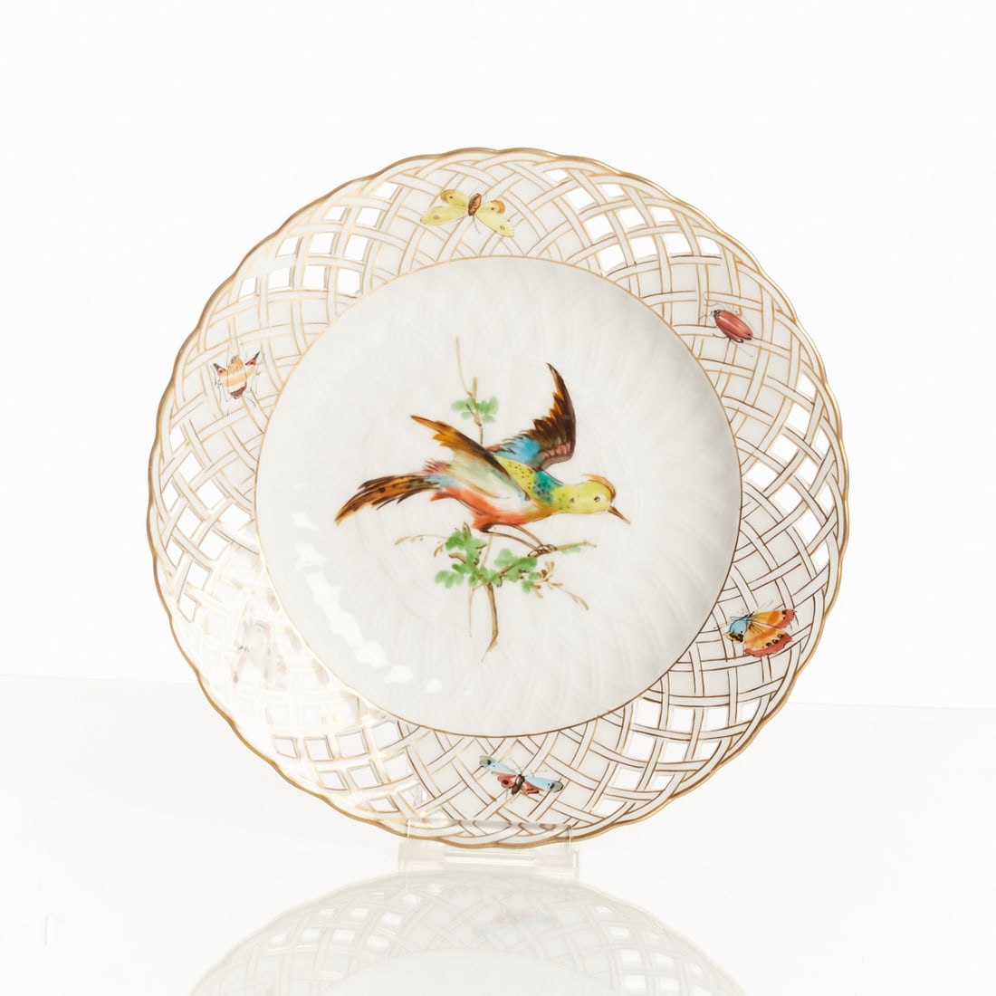 Pierced plate - bird and insect painting, KPM Berlin 1912: Pierced plate - bird and insect painting Königliche Porzellan Manufaktur (KPM), Berlin 1912. Porcelain, white, glazed. Polychrome painted outside the manufactory. Rim gilded. Gold rim. Blue scept