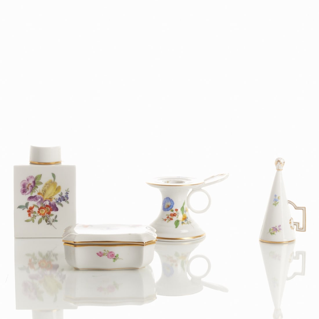 Tea caddy, matchbox, hand candlestick and candle snuffer - flower painting, Meissen 1973-1990: Tea caddy, matchbox, hand candlestick and candle snuffer - flower painting. State Porcelain Manufactory, Meissen 1973-1990. Porcelain, white, glazed. Polychrome painted. Partially gilded. Gold rim. Bl
