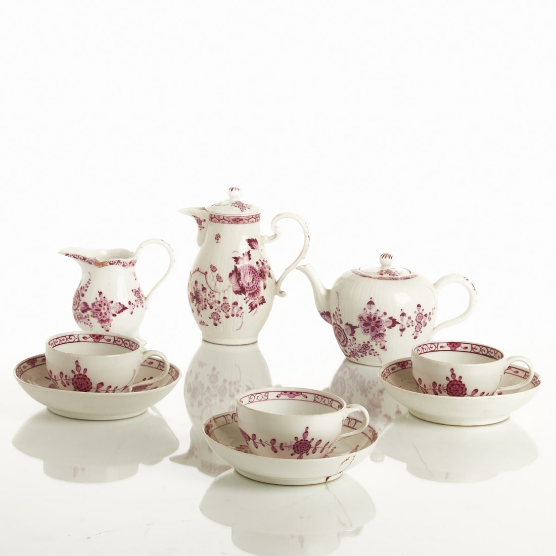 9 tea service parts - Purple camaieu painting with various Indian decors, Meissen 1763-1840 (1 of 2)