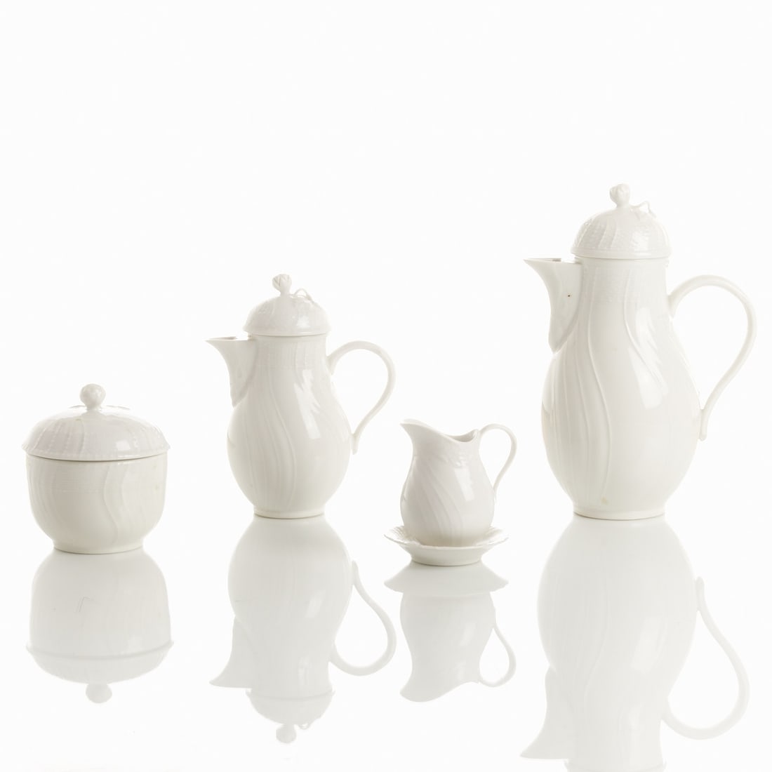 Moka pot, small pot, sugar bowl, cream jug and small bowl - New Osier, Berlin 1962-1992 (1 of 2)