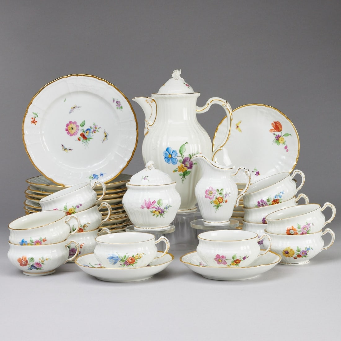 3-piece coffee set and 12 tea services - Rocaille: Flower bouquet with insects. KPM Berlin (1 of 1)