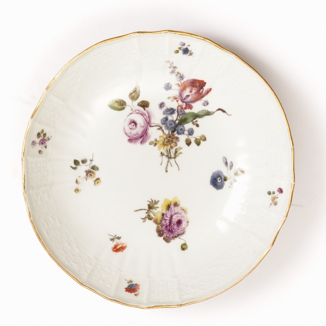 Round bowl - Altbrandenstein: Flower bouquet / Manier flowers. Meissen, c. 1750. (1 of 1)