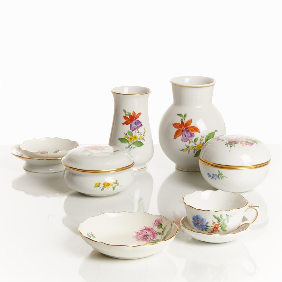 9 Service Parts and Table Decoration - Flower Painting, Meissen after 1934 (1 of 1)