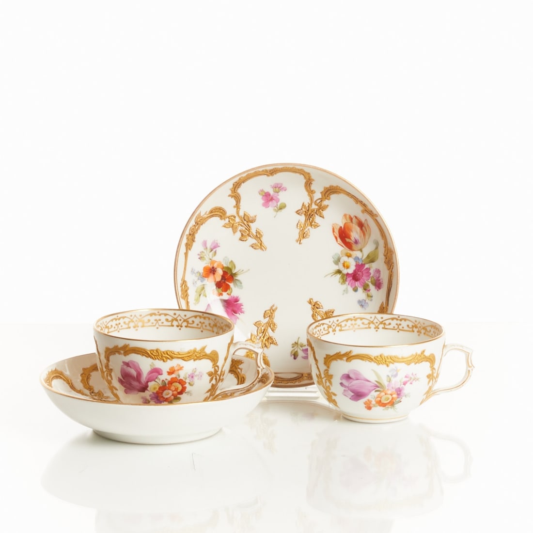 2 Teacups with Saucers - New Decor: Naturalistic Floral Painting, KPM Berlin 1914-1918 (1 of 2)