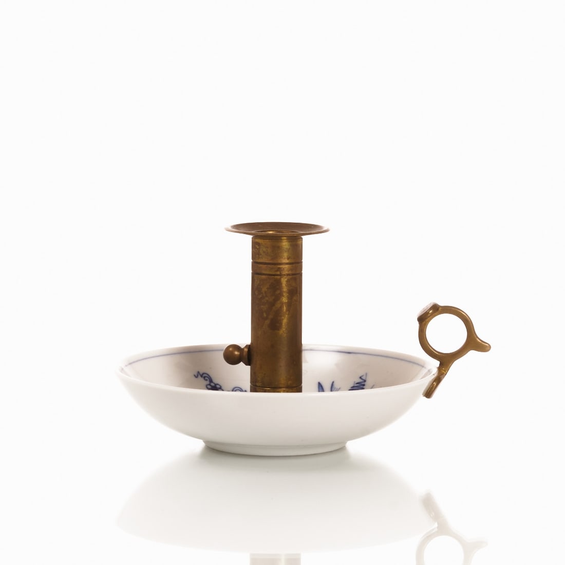 Hand Candlestick - Blue Onion Pattern, Meissen 1980: Hand Candlestick - Blue Onion Pattern State Porcelain Manufactory, Meissen 1980. Porcelain, white, glazed. Painted cobalt blue underglaze. Blue crossed swords mark underglaze. Two grinding lines. Impr