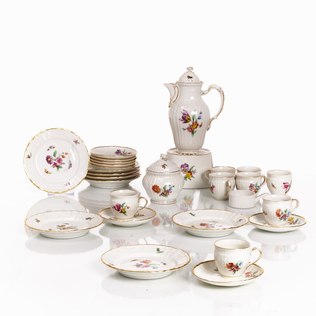 26-piece Mocha Service - Rocaille: Flower Bouquet with Insects and Warmer - Flower Bouquet. KPM (1 of 1)