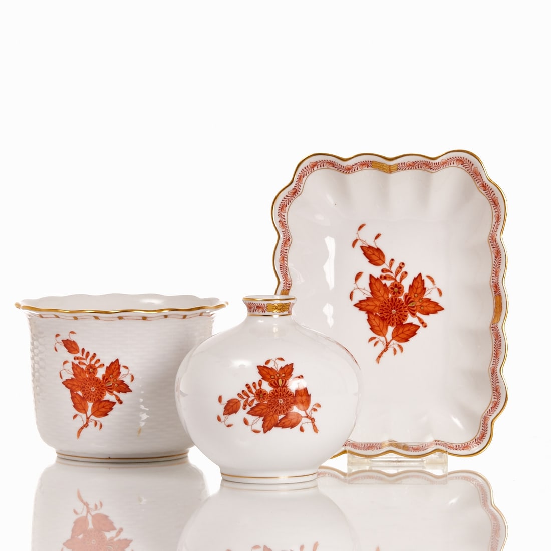 Cachepot / Planter, Vase, rectangular dish - Apponyi, orange (AOG). Herend 1960s-1970s.: Cachepot / Planter, Vase, rectangular dish - Apponyi, orange (AOG) Herend Porcelain Manufactory, Herend 1960s-1970s. Porcelain, white, glazed. Painted orange and gold. Gold rim. Blue mark overglaze. 1