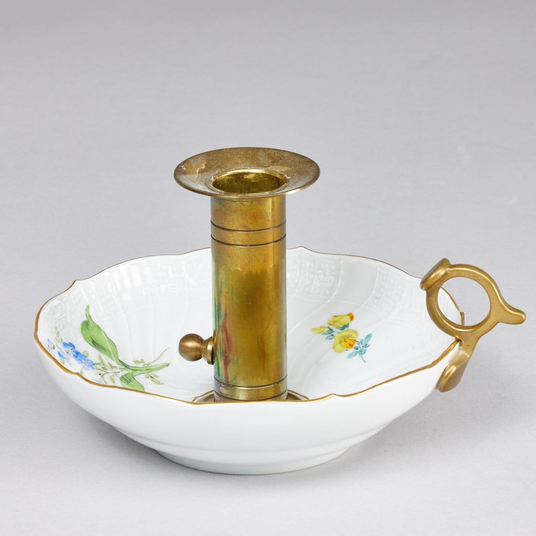 Candlestick, so-called handle candlestick - Neubrandenstein: Flower 2. Meissen 1992.: Candlestick, so-called handle candlestick - Neubrandenstein: Flower 2 State Porcelain Manufactory, Meissen 1992. Porcelain, white, glazed. Polychrome painted. Gold rim. Brass handle and brass shaft fo