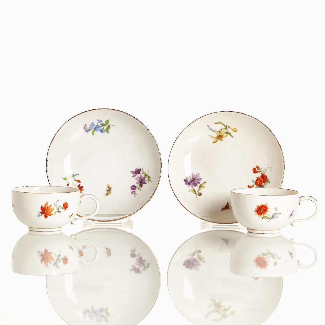 2 teacups and 2 saucers - scattered flowers and insects, Meissen 1850-1924 (1 of 2)