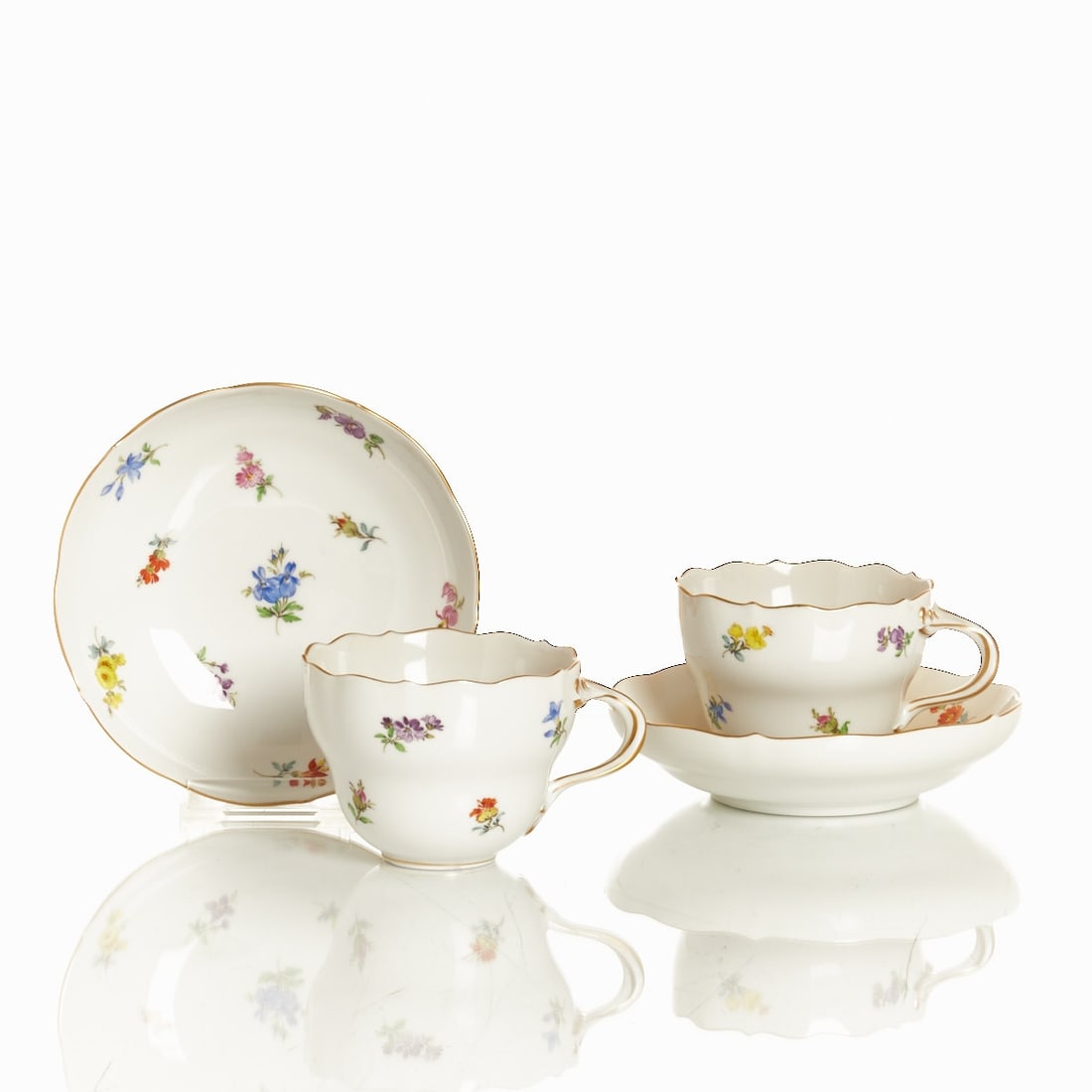 2 Coffee Cups with Saucers - Scattered Flowers New Cutout, Meissen after 1980 (1 of 2)