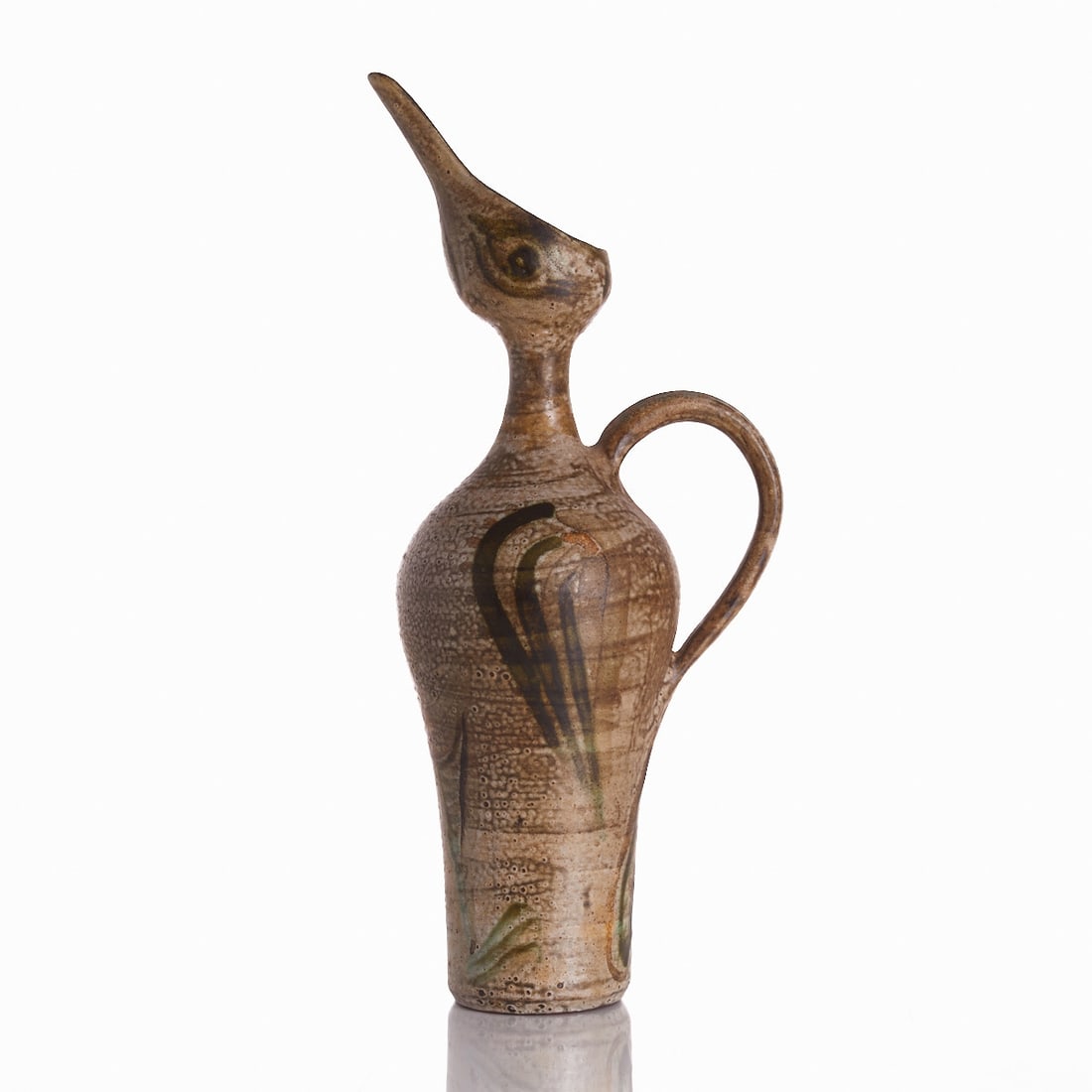 Bird jug - Gerhard Liebenthron - Studio ceramics, Bremen 1960: Bird jug - Gerhard Liebenthron - Studio ceramics Bremen 1960. Stoneware, red body. Matt engobed in white to grey and green to brown tones. White glazed interior. Engraved monogram with dating: GL 60.