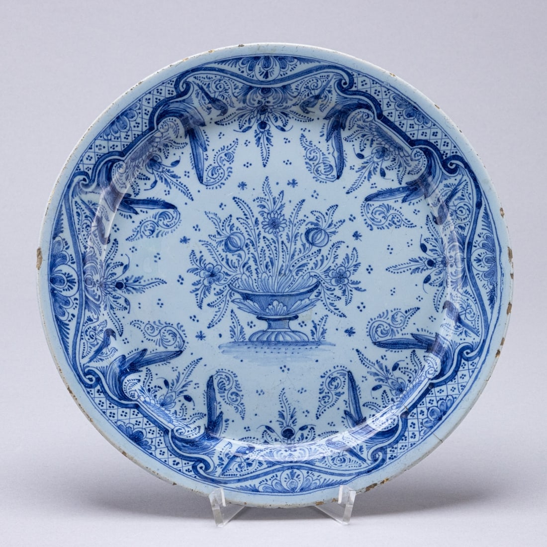 Plate with flower basket. Nuremberg around 1740. (1 of 1)