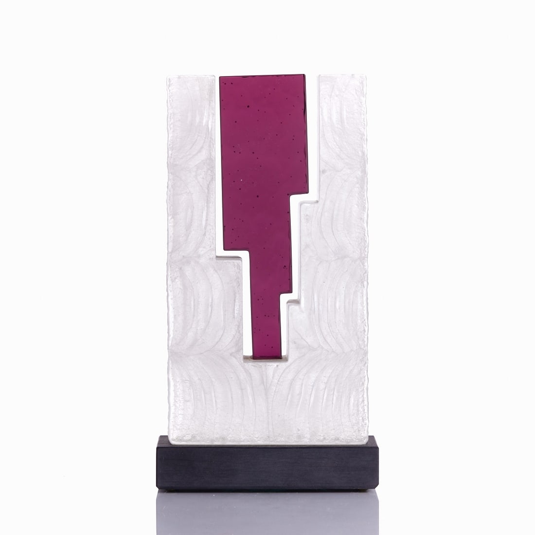 Object with red central part. Willi Pistor, Hadamar 1990. (1 of 4)