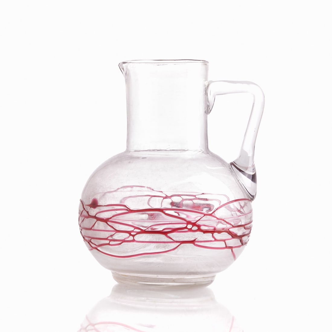 Pitcher with red thread. (1 of 1)