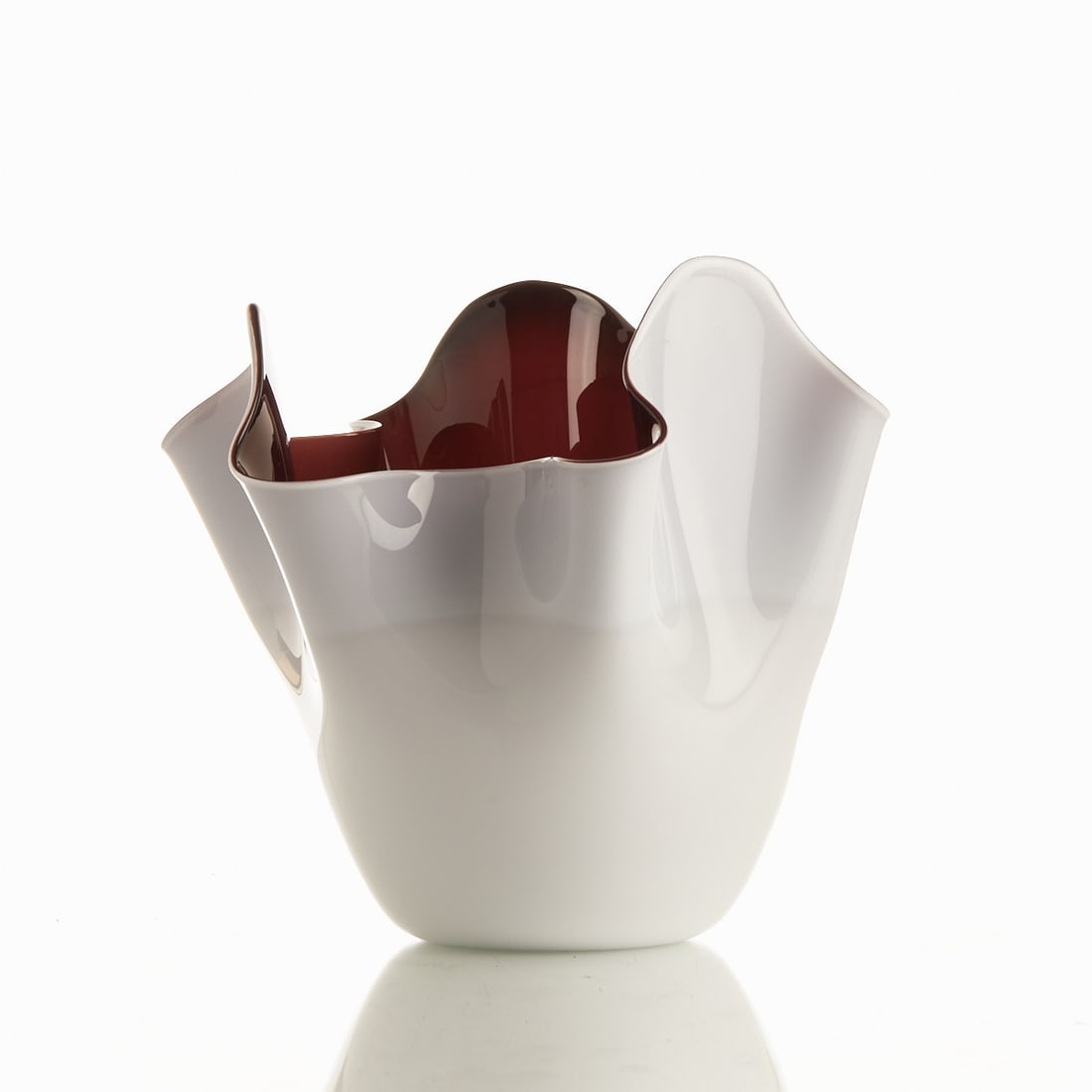 Large Handkerchief Vase - Fazzoletto. Venini Murano approx. 1970-1980.: Large Handkerchief Vase - Fazzoletto Venini, Murano approx. 1970-1980. Red glass, overlaid with opaque white glass, overlaid with colorless glass. Ground pontil mark. Marked on the base ring: venini i