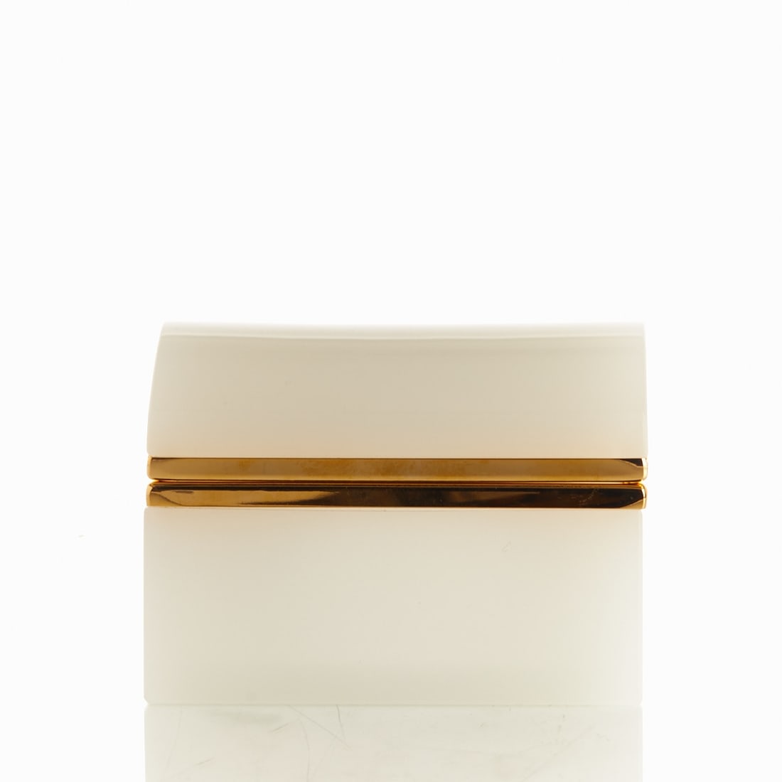 Tall rectangular box with round lid - Art Deco. France, circa 1935-1940.: Tall rectangular box with round lid - Art Deco France, circa 1935-1940. Thick-walled, white opal glass, ground and polished. Brass mounting with hinge. H. 10 cm, 8.5 x 13.5 cm.