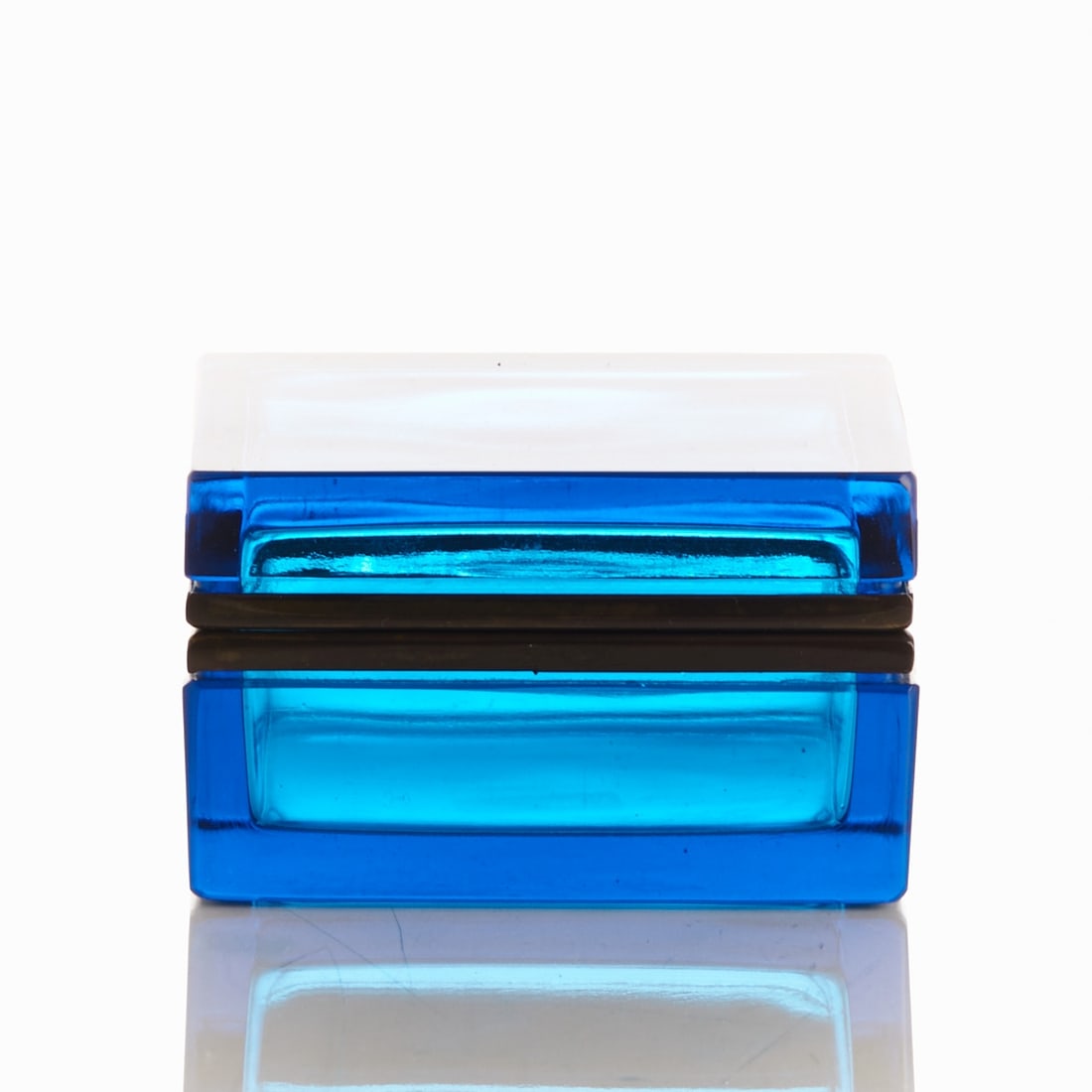 Square lidded box - Art Déco. France, circa 1935-1940. (1 of 2)