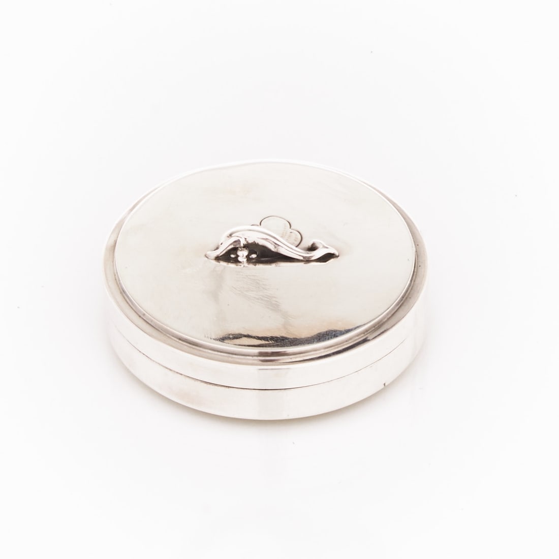 Art Deco Box: Art Deco Box Georg Jensen/Copenhagen/Denmark, circa 1933/44. Design: Harald Nielsen. 925 silver. Hallmarks: maker's mark, Sterling, 160A. D. 6.2 cm. Weight: 51 g.