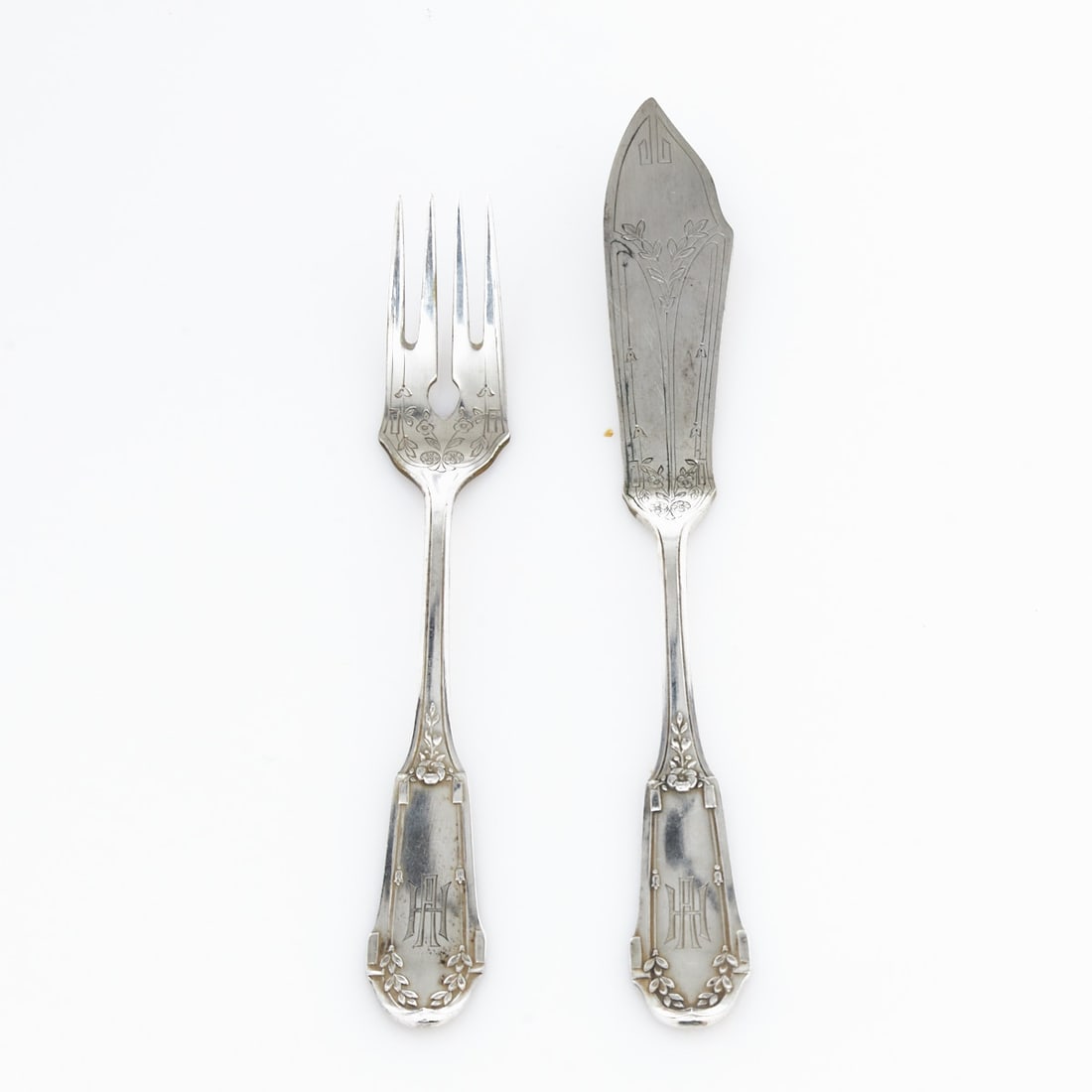 31-piece fish cutlery set (1 of 2)