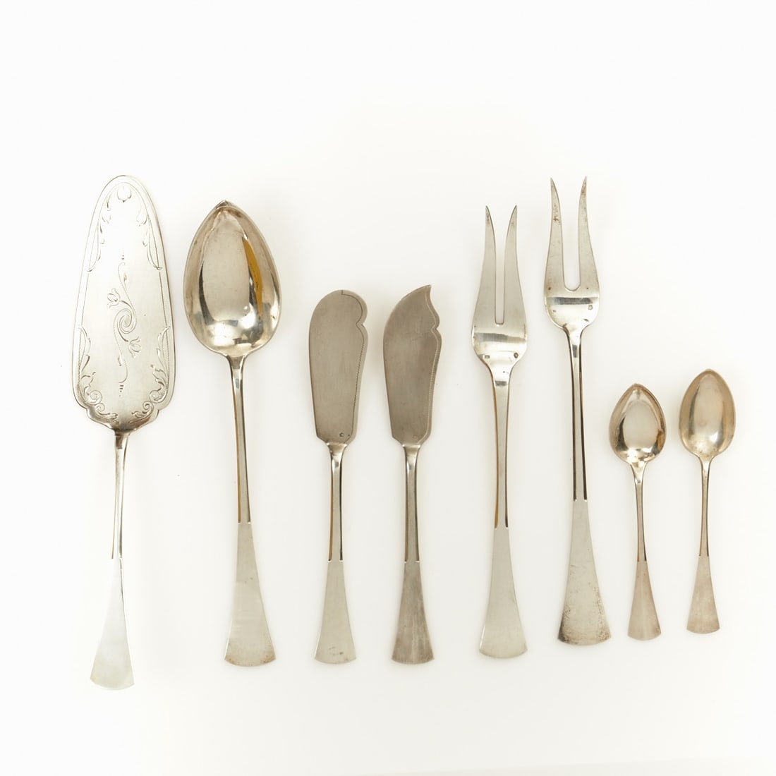 Art Deco Cutlery: 16-piece Art Deco cutlery set Austria, circa 1900. 800 silver. Hallmarks: maker's mark, Diana head. Weight: 918 g. 1 carving fork L. 25.5 cm. 1 carving fork L. 26.5 cm. 1 large spoon L. 27 cm. 1