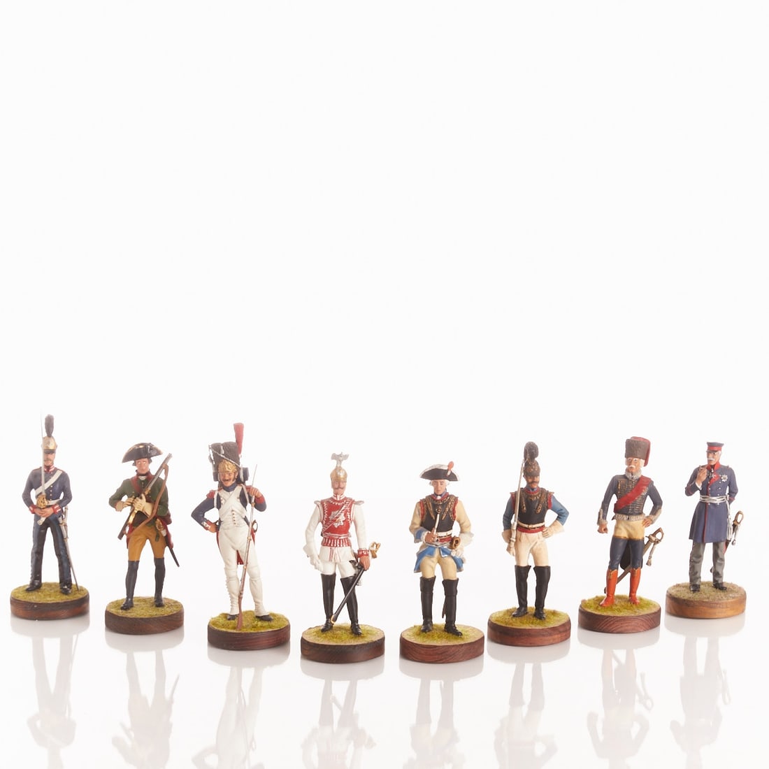 Collection of Tin Figures: Collection of tin figures 20th century. 8 pieces. Tin, polychrome and painted with gold. H. 10.5 cm - 13.5 cm. Base diameter approx. 5 cm. Figures: Bavarian Cuirassier, Hussar General H. J. Zieten, Ge
