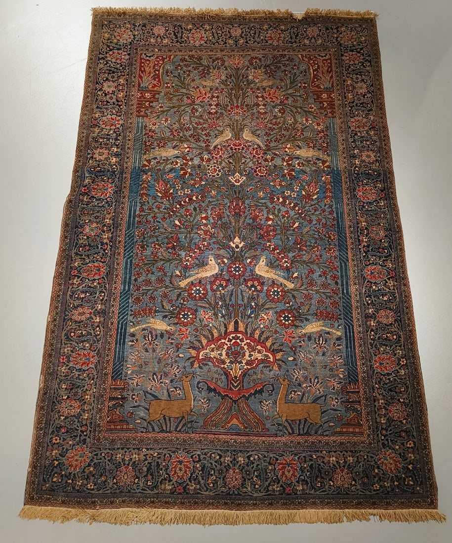 Antique Kashan Mohtashem: Antique Kashan Mohtashem Central Persia, 19th century. Cork wool. 140 x 213 cm. Natural colors: Oriental blue, light red, rosé, sand color, ocher, green, dark yellow and black. Minimal signs of wear.