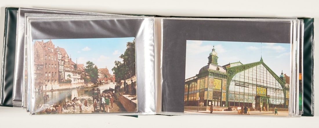 Hannover Postcard Album: Postcard album Hannover, approx. 1950s to 1990s. Collection of approx. 200 postcards (10.5 x 15 cm) with various motifs of Hannover: general city impressions, buildings (partly pre-war views), streets