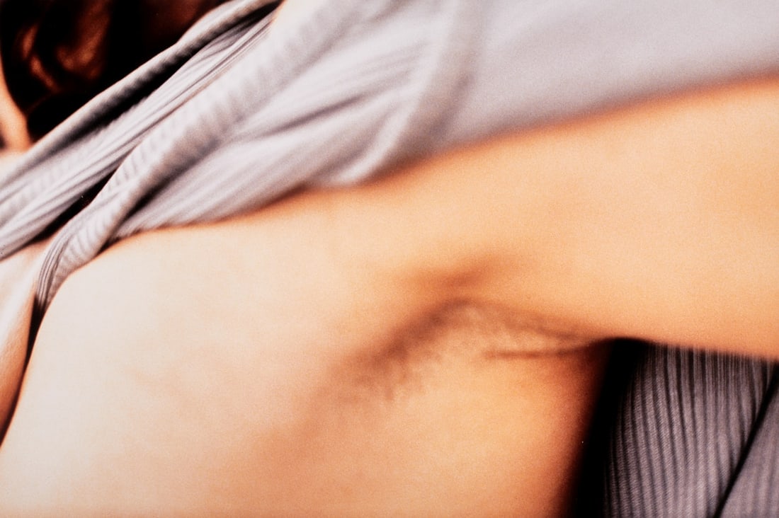 Tamara Grcic: Tamara Grcic 1964 Munich - "Jone San Martin" - (1998) Cibachrome/Aluminium. 1/6. 40 x 60 cm. Verso signed, titled, dated and numbered: Tamara Grcic / Jone San Martin 1998 / 1/6. Tamara