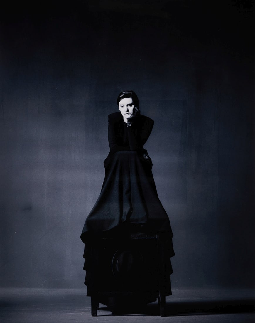 Jürgen Klauke: Jürgen Klauke 1943 Kliding - lives and works in Cologne - Home Game - (1999) Ilfochrome print/paper. 28/99. 99.8 x 79.9 cm (sheet size), 105.3 x 85.3 cm (dimensions with frame). Verso signed,