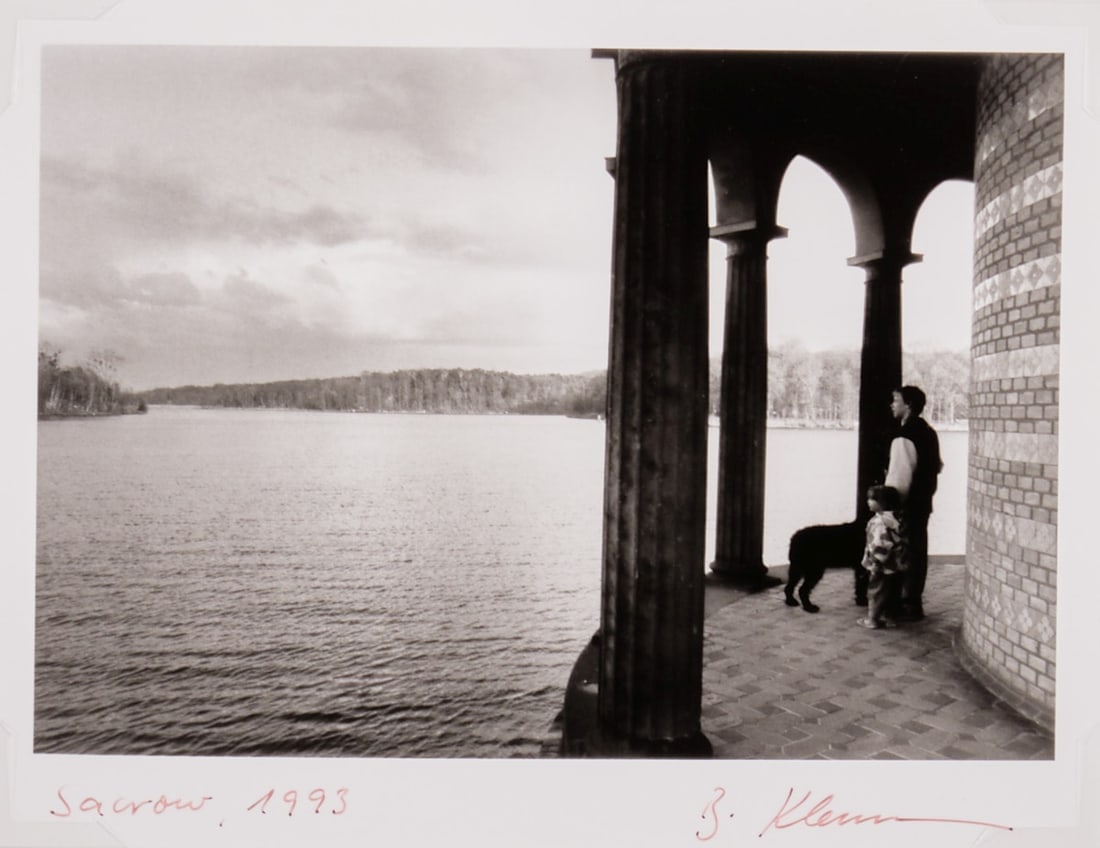 Barbara Klemm: Barbara Klemm 1939 Münster - "Sacrow" - (1993) silver gelatin print/photographic paper. 18 x 23.5 cm. 41 x 51.1 cm (dimensions with frame). Signed lower right: B. Klemm. Titled and dated lower left: