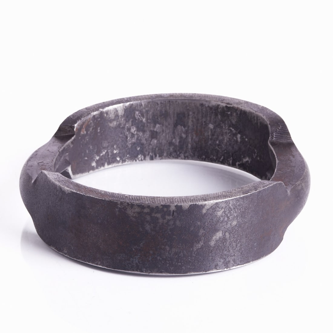 Hannes Meinhard: Hannes Meinhard 1937 Dahlbruch - 2016 Barsinghausen - Ring - Forged iron. Dark patina. D. 15 cm. Signed on the side: MEINHARD. - Lit.: Hannes Meinhard. Steel Sculptures. Drawings. Edited by Brigitte