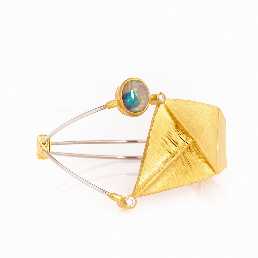 Designer Jewelry: Bangle with Precious Opal Cabochon and Brilliant-cut Diamonds: Designer Jewelry: Bangle with Precious Opal Cabochon and Brilliant-cut Diamonds Design: Wilhelm Buchert (1929 Zwickau - 2023 Kiel) Unique piece. 900/- fine gold and 950/- platinum, stamped. Total weig