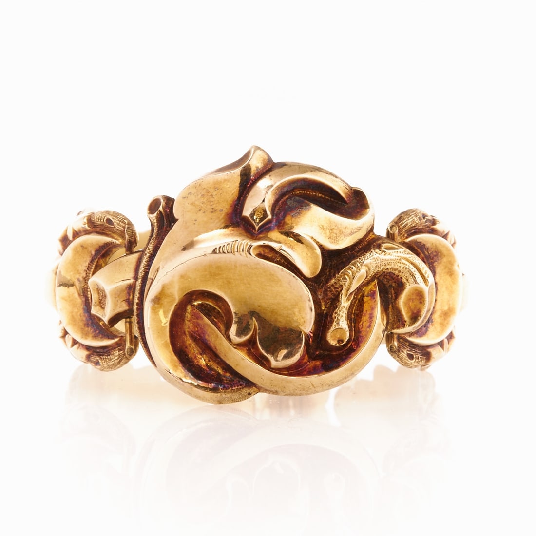 Biedermeier Bracelet in Yellow Gold: Biedermeier bracelet in yellow gold Circa 1870. 585/- yellow gold, unstamped. Total weight: 28.5 g (filled). L. 17.5 cm. W. 3.5 cm. Box clasp with a safety catch. Good condition, signs of wear, gold s