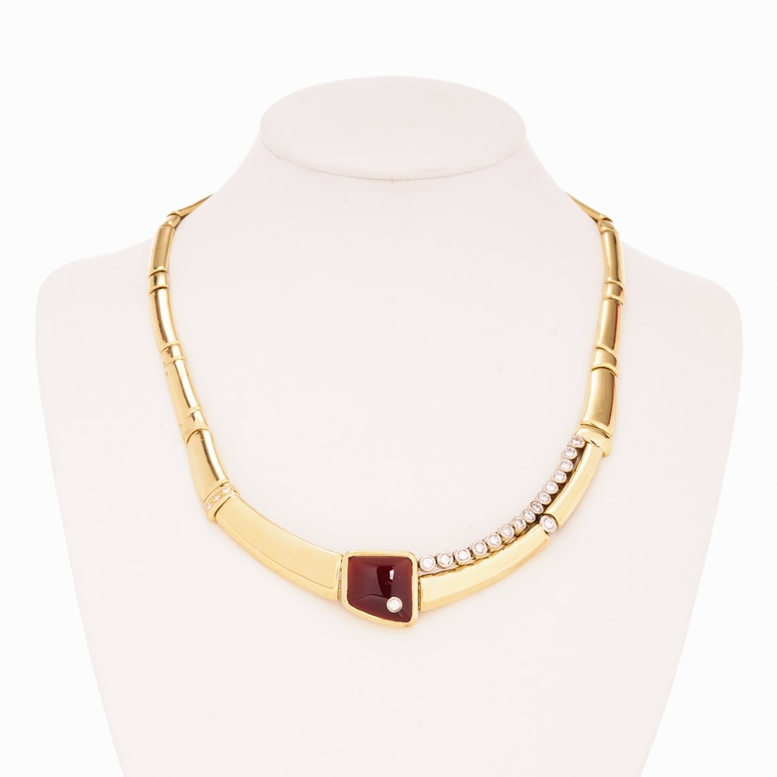 Necklace with Garnet (1 of 1)