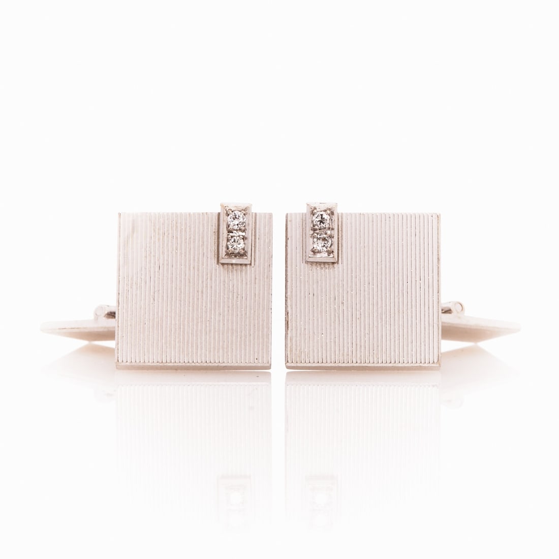 Pair of Cufflinks with Brilliant-Cut Diamonds (1 of 1)