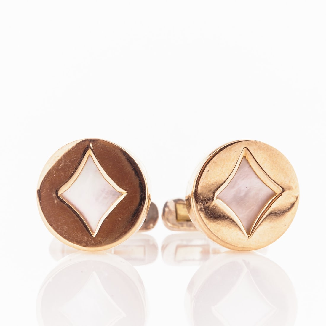 Pair of Cufflinks with Mother-of-Pearl 585/- gold and silver. Total weight: 12.17 g. 2 (1 of 1)