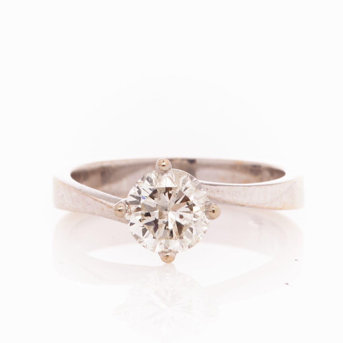 Solitaire brilliant-cut diamond ring (1 of 1)