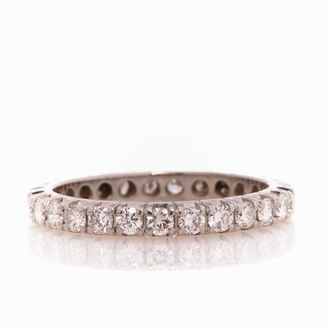 Memory Ring - Brilliant Ring in Platinum: Memory ring - brilliant ring in platinum. 950/- platinum, hallmarked. Weight: 3.29 g. 27 brilliant-cut diamonds totaling 1.05 ct (tw/p1). Ring size 52.5. Good condition.