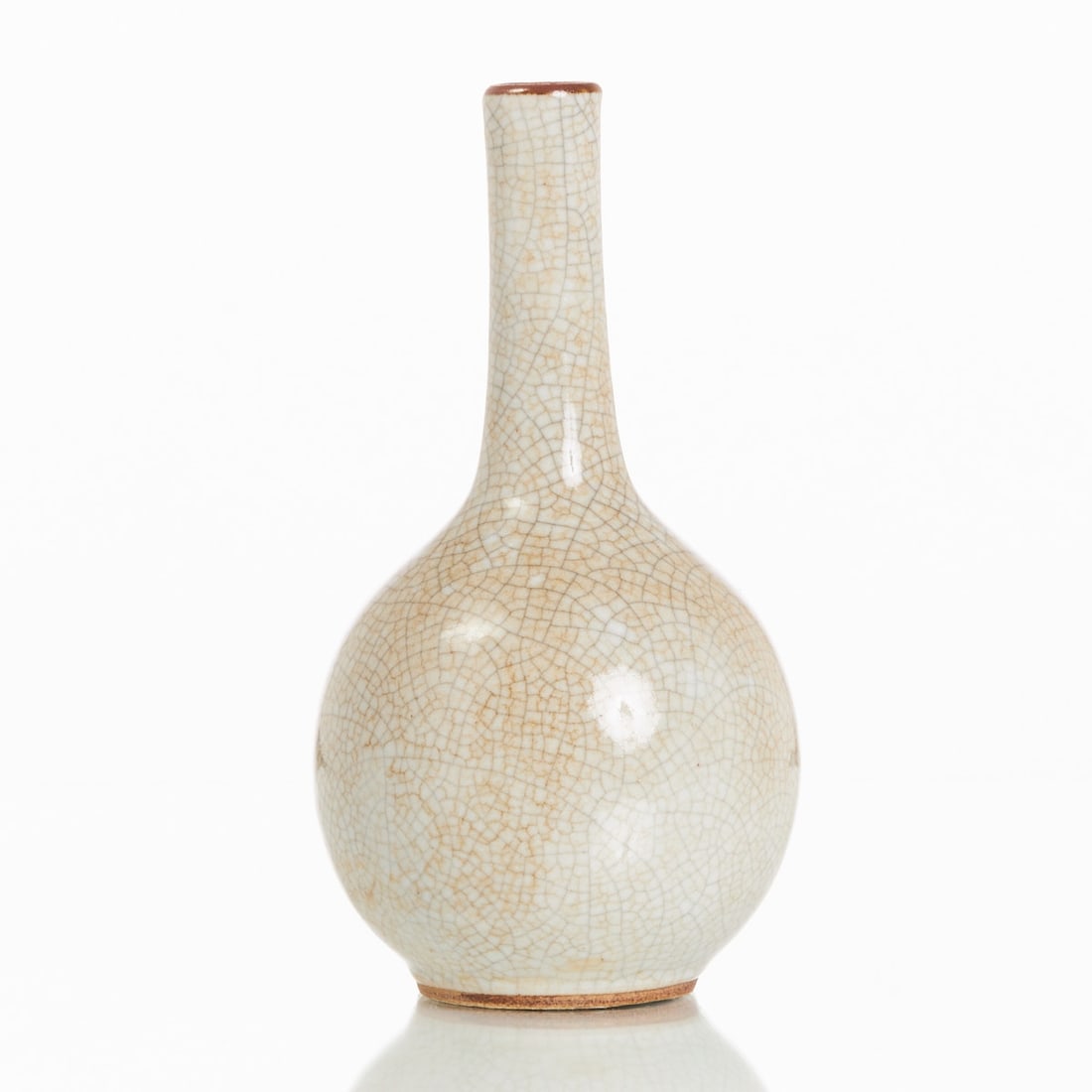 Crackle long-necked vase in Geyao style (1 of 2)