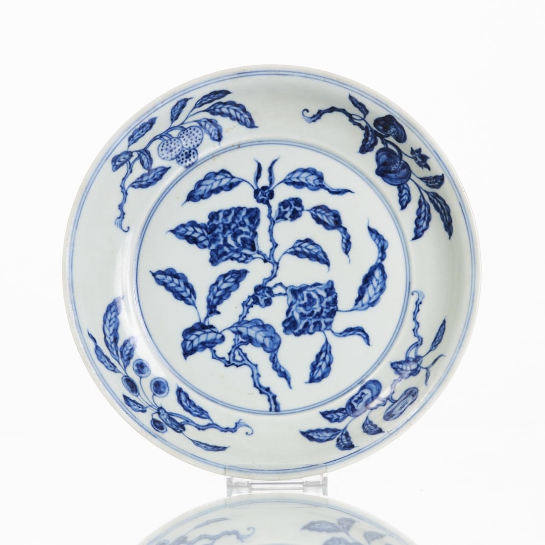 Chinese Blue-and-White Charger with Ming Xuande Mark: Chinese blue-and-white charger with Ming Xuande mark China, probably Qing Dynasty. Porcelain, painted in underglaze blue. H. 4.5 cm, D. 25 cm. Decorated with flora and fruit motifs. Underglaze blue ba