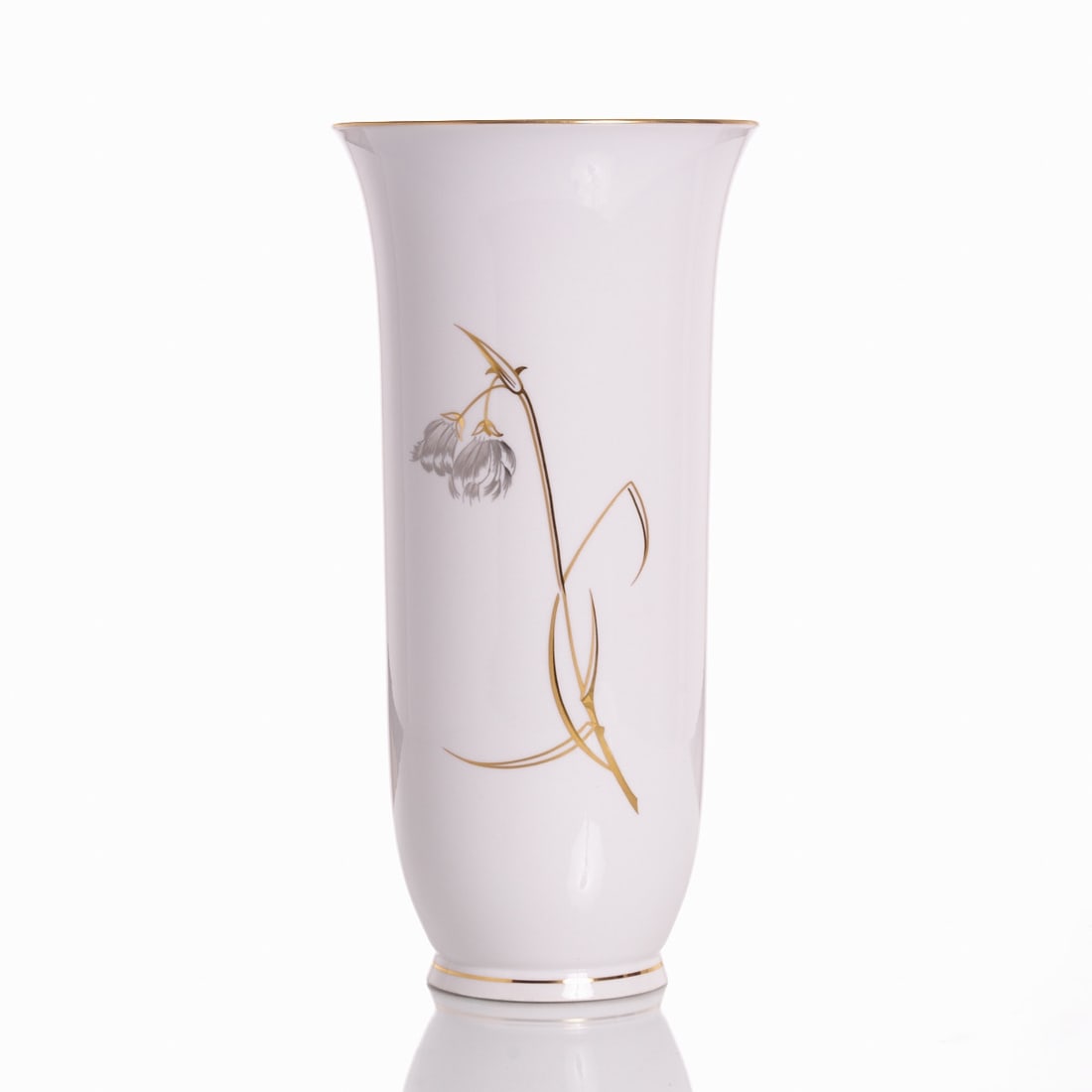 Vase 'Flora' with gold grasses - Siegmund Sch??tz, KPM Berlin 1962-1992: Vase "Flora" with gold grasses - Siegmund Schütz State Porcelain Manufactory (KPM), Berlin 1962-1992. Porcelain, white, glazed. Painted in gold and silver. Gold rims. Blue scepter mark 