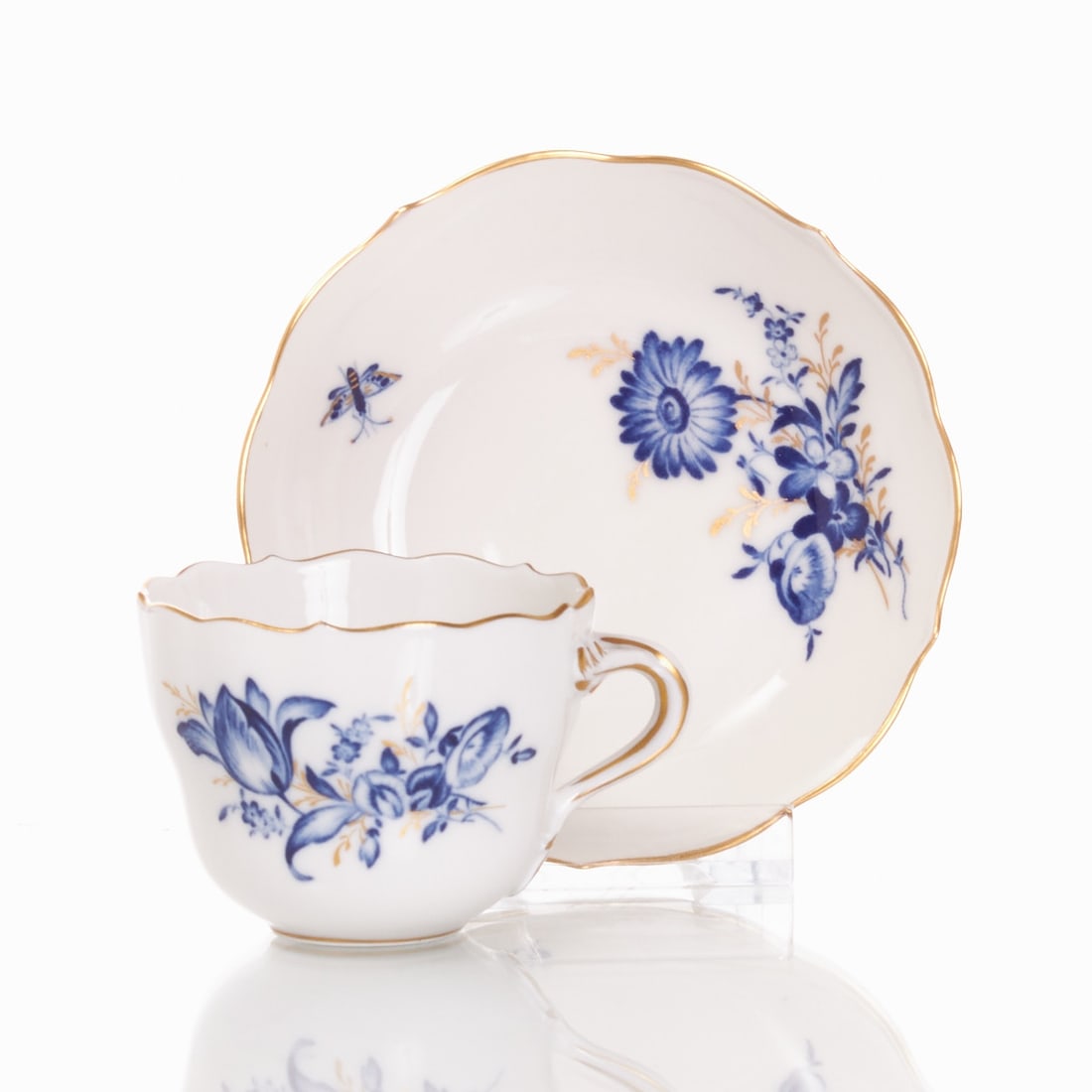 Mocha cup and saucer - New Cut-out: Blue Flower with Gold Grasses, Meissen 1935-1951: Mocha cup and saucer - New Cut-out: Blue Flower with Gold Grasses State Porcelain Manufactory, Meissen 1935-1951. Porcelain, white, glazed. Cobalt blue painted underglaze and gold painted onglaze. Gol
