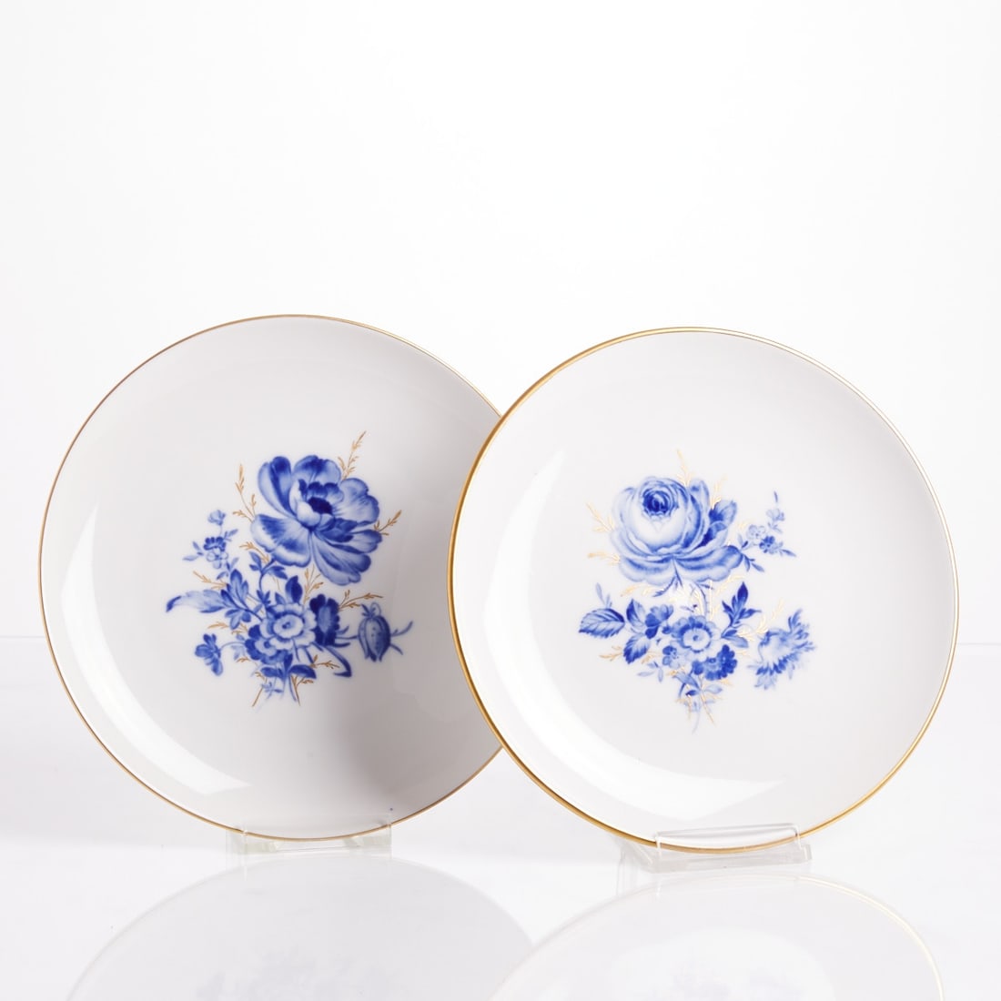 2 Plates with smooth rim - Flower bouquet with insects and golden grasses. Meissen 1963. (1 of 1)