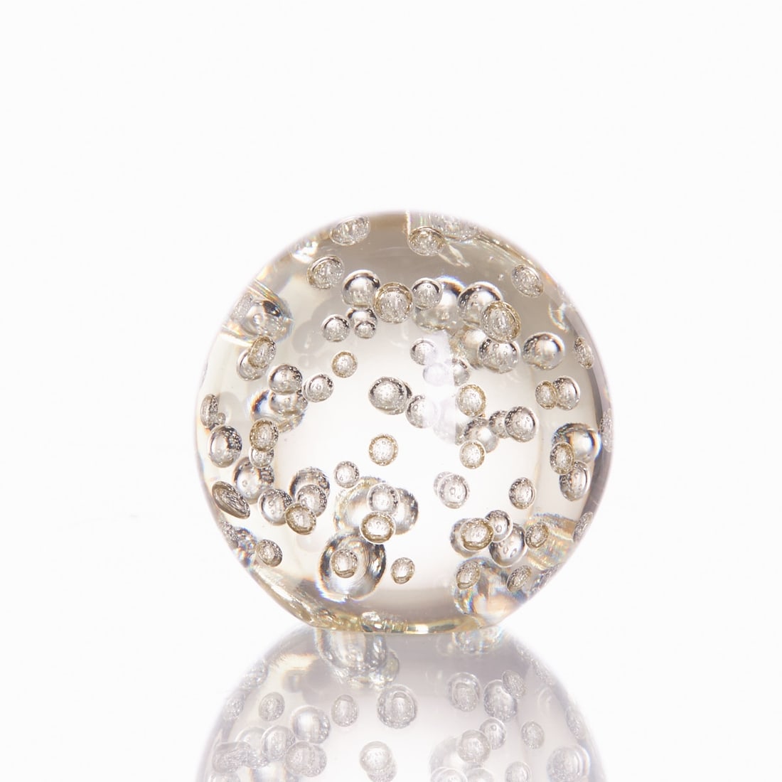 Paperweight with air bubbles. (1 of 1)