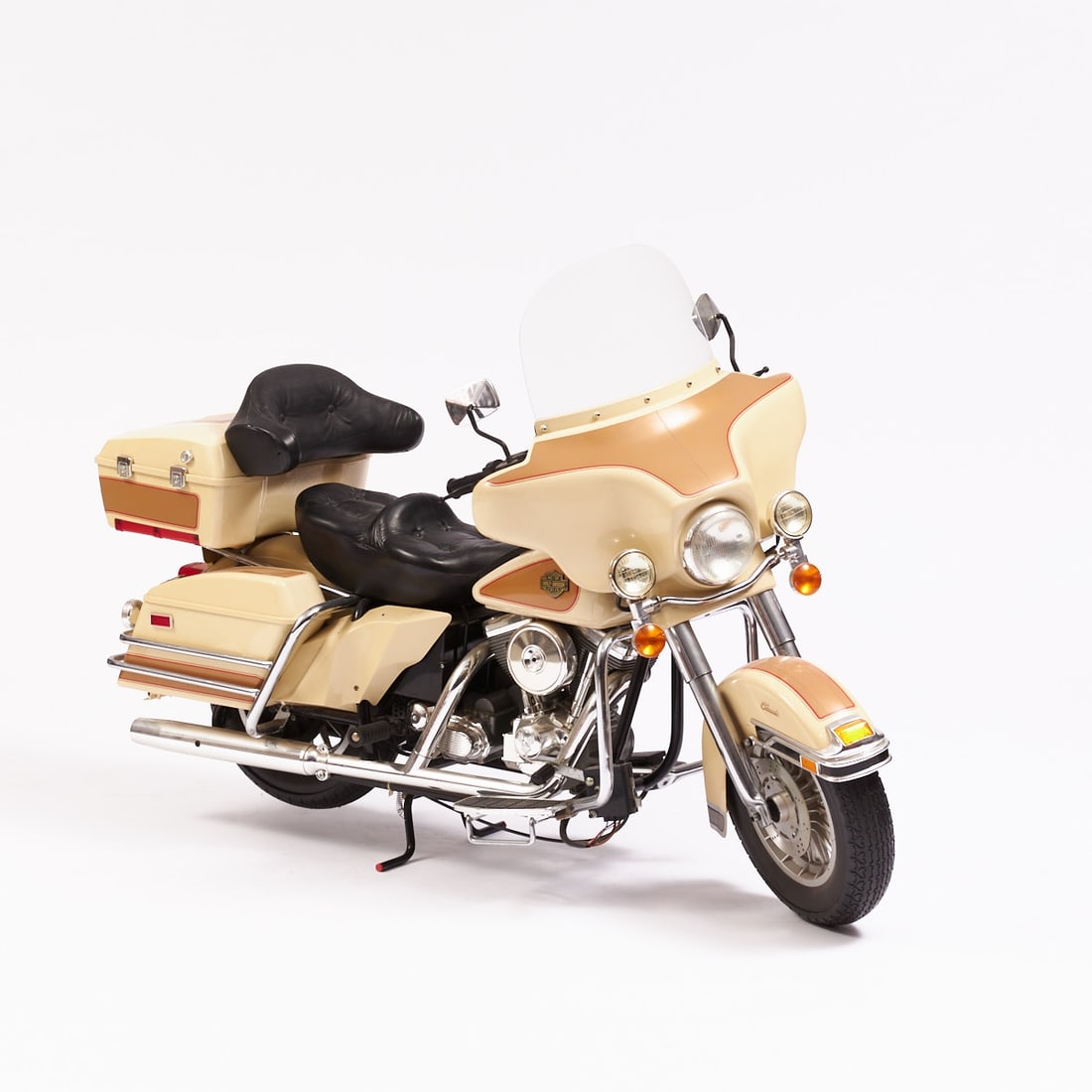 Harley-Davidson Electra Glide Classic - electric children's vehicle by FEBER, Made in Spain: Harley-Davidson Electra Glide Classic - electric children's vehicle by FEBER, Made in Spain Rare electric children's motorcycle / display object by FEBER in Harley-Davidson look. H.: 90cm, L.: 135cm. 