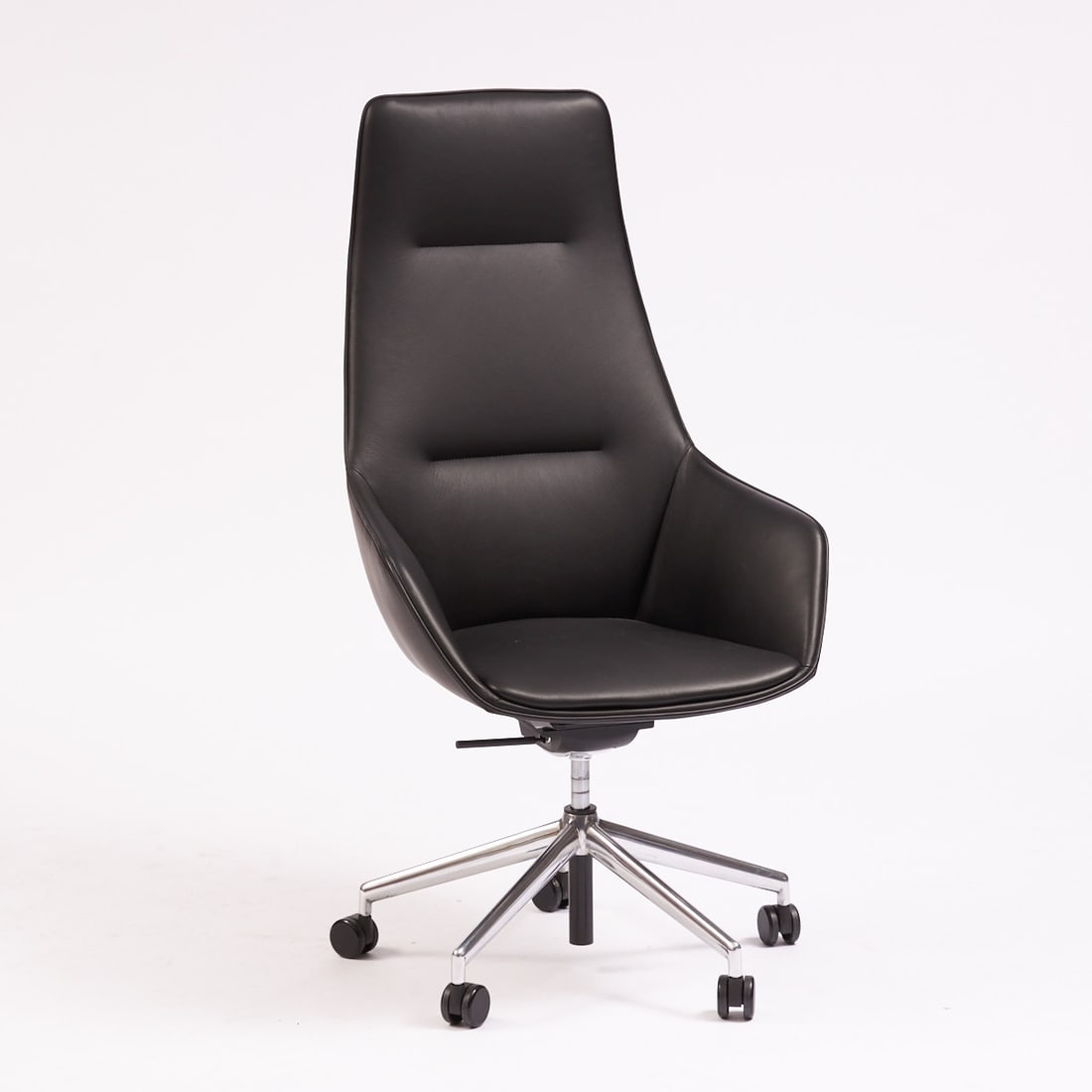 Office chair Ray Soft: Ray Soft office chair Brunner/Rheingau. Leather. Metal. 127 x 67 x 55 cm. Manufacturer's mark. Rubbed.
