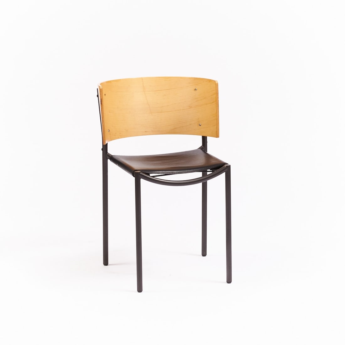 Lila Hunter Chair: Lila Hunter chair OX. Design: Philippe Starck. Tubular steel. Plywood. Leather. Manufacturer's mark. 48/75 x 48 x 55 cm. Damaged.