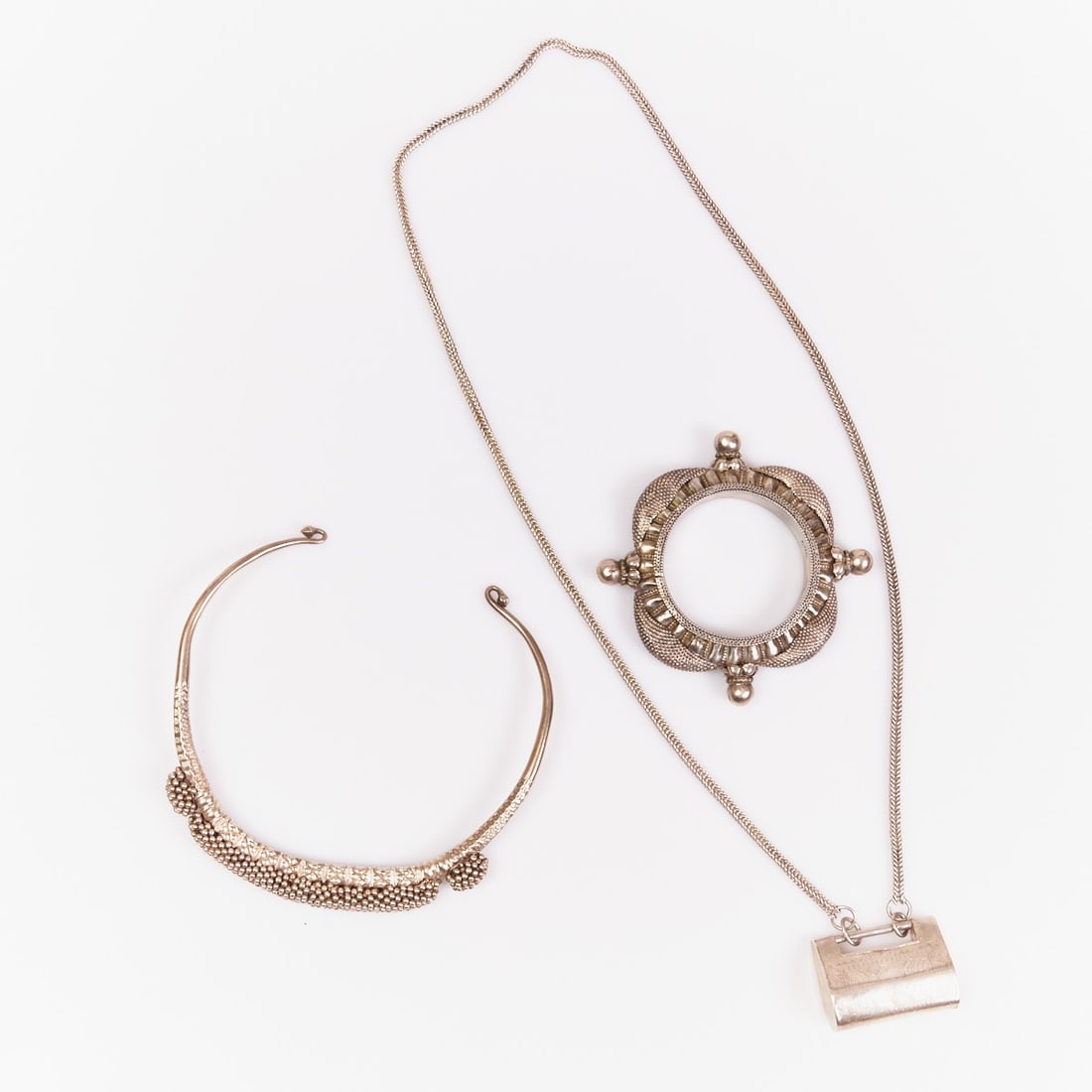 Three Gajre-style silver jewelry pieces (3 parts) (1 of 1)