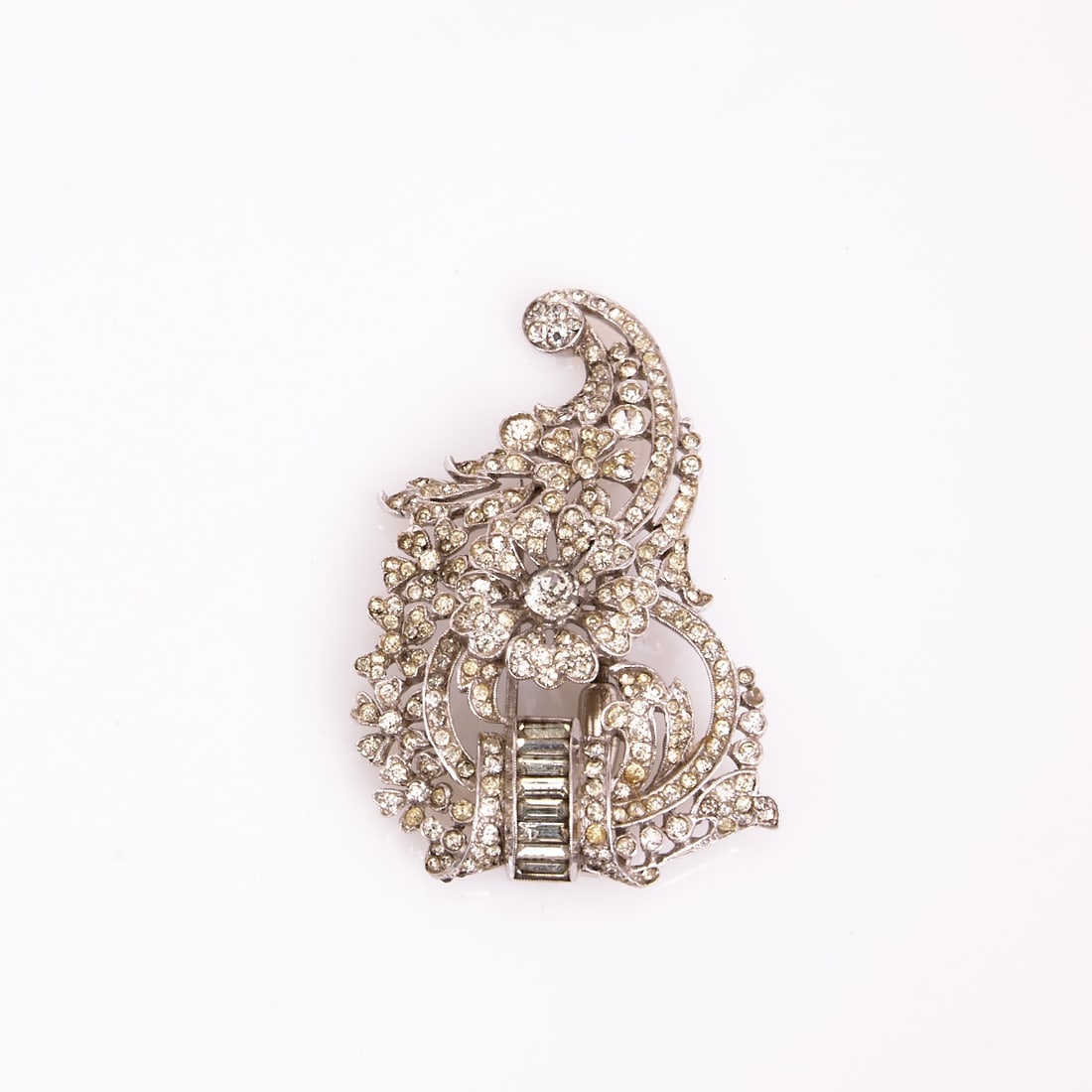 TRIFARI Alfred Philippe - Vintage Art Deco ''Fur Clip'' with Crystal Rhinestones (1 of 1)